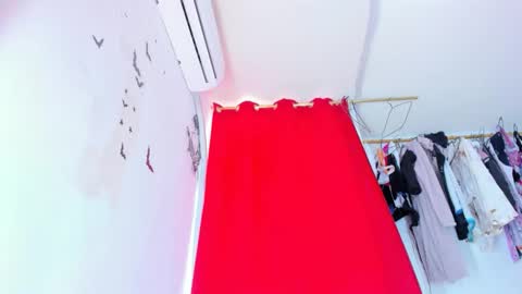 Snapshot of emilly_coper18 chatting on 12/15/25, 02:32 emily online show from 12/15/25, 02:32