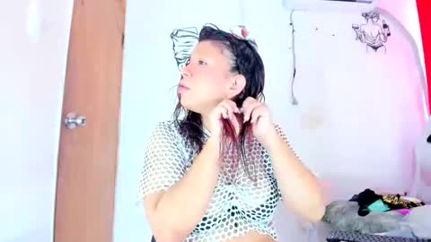 Snapshot of emilly_coper18 chatting on 03/06/26, 02:02 emily online show from 03/06/26, 02:02