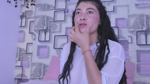 Emilly online show from 05/09/26, 03:45