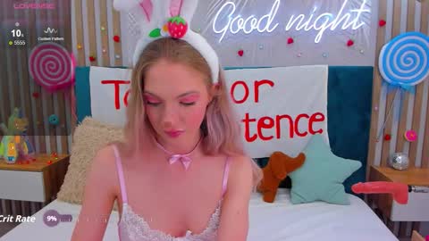 Emilly online show from 10/26/25, 05:35