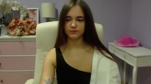 Snapshot of emilly_lust99 chatting on 01/29/25, 07:46 Emilly online show from 01/29/25, 07:46