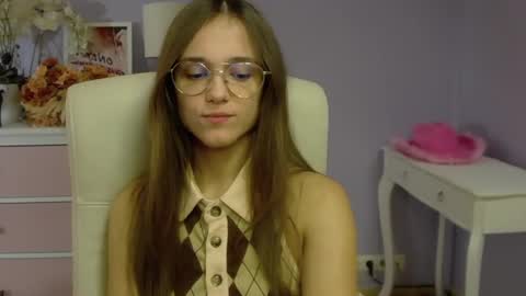 Snapshot of emilly_lust99 chatting on 02/20/25, 07:45 Emilly online show from 02/20/25, 07:45