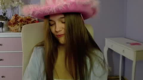 Snapshot of emilly_lust99 chatting on 03/01/25, 07:41 Emilly online show from 03/01/25, 07:41