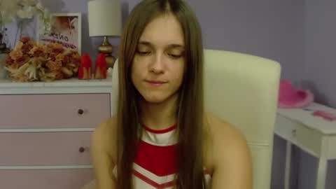 Snapshot of emilly_lust99 chatting on 03/06/25, 10:52 Emilly online show from 03/06/25, 10:52