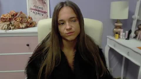 Snapshot of emilly_lust99 chatting on 11/06/25, 07:42 Emilly online show from 11/06/25, 07:42