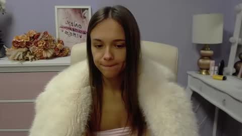 Snapshot of emilly_lust99 chatting on 11/11/25, 07:52 Emilly online show from 11/11/25, 07:52