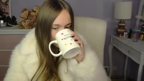 Snapshot of emilly_lust99 chatting on 11/18/25, 07:35 Emilly online show from 11/18/25, 07:35