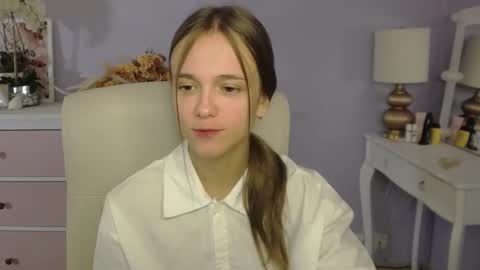 Snapshot of emilly_lust99 chatting on 12/05/25, 07:50 Emilly online show from 12/05/25, 07:50