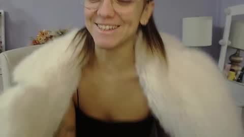 Snapshot of emilly_lust99 chatting on 01/11/26, 08:08 Emilly online show from 01/11/26, 08:08