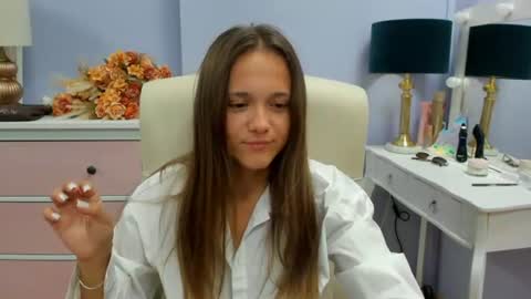 Snapshot of emilly_lust99 chatting on 06/30/26, 06:36 Emilly online show from 06/30/26, 06:36