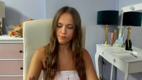 Snapshot of emilly_lust99 chatting on 07/07/26, 08:40 Emilly online show from 07/07/26, 08:40
