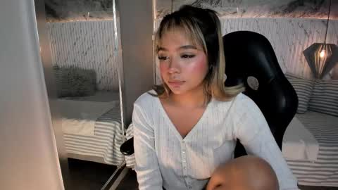 emilly_mell online show from 09/10/25, 11:43