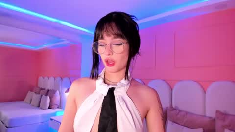 Snapshot of emilly_williamss chatting on 07/06/26, 05:37 Emilly online show from 07/06/26, 05:37