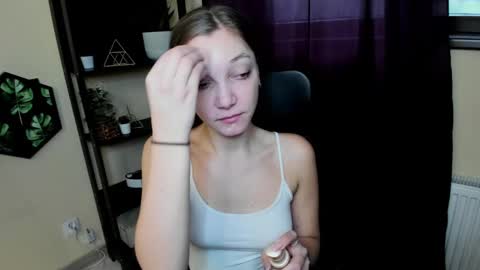 Emilly online show from 03/04/25, 06:26