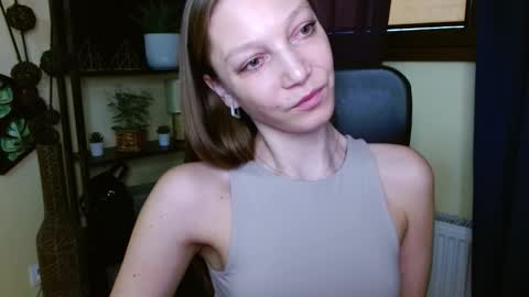 Emilly online show from 03/11/26, 01:28