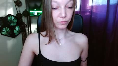 Emilly online show from 04/09/26, 06:19