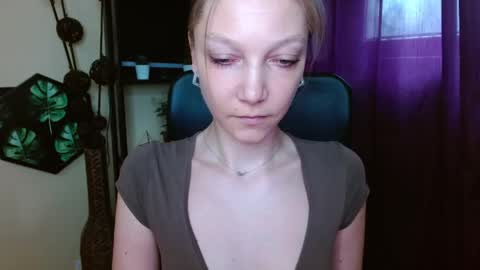 Emilly online show from 04/14/26, 05:24