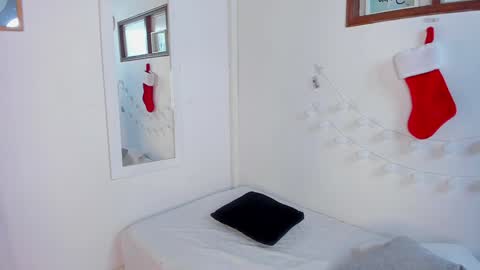 .  . online show from 12/06/24, 04:36