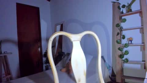 emilly online show from 02/08/26, 10:18