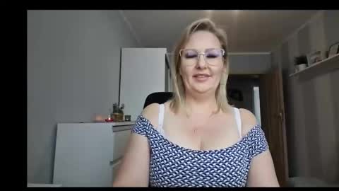 EmillyLove online show from 02/11/26, 10:31