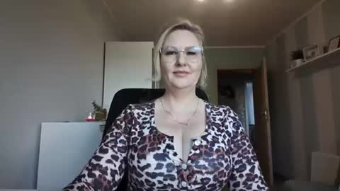 EmillyLove online show from 03/04/26, 07:25