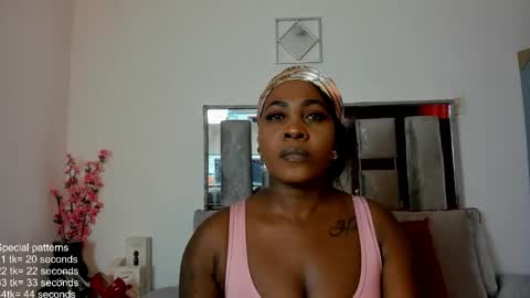 Emilly Roa online show from 05/18/26, 07:20