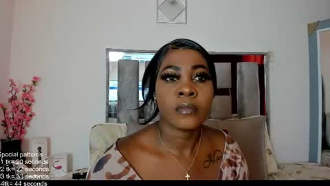 Emilly Roa online show from 07/05/26, 01:18