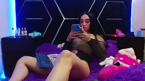 Snapshot of emillystonex chatting on 12/13/24, 11:13 emillystonex online show from 12/13/24, 11:13