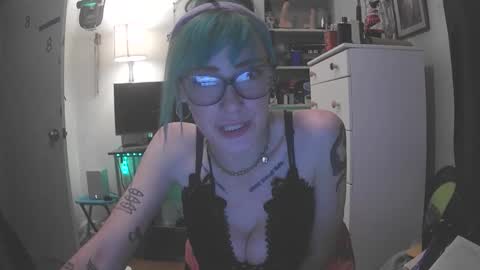 Snapshot of emily0903 chatting on 01/13/26, 12:49 Emily Love online show from 01/13/26, 12:49