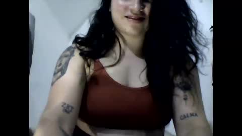 Snapshot of emily1moon chatting on 10/18/25, 04:37 emily1moon online show from 10/18/25, 04:37