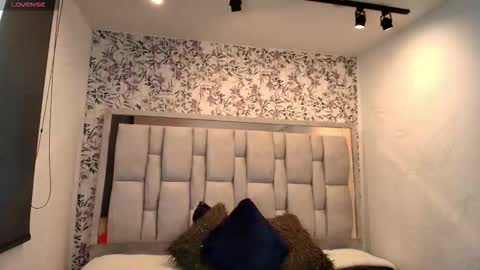 Snapshot of emily__cute__ chatting on 02/26/26, 08:52 EMILY CUTE online show from 02/26/26, 08:52