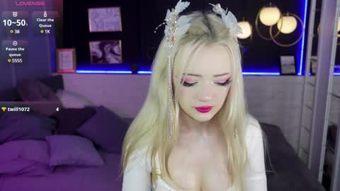 Emily online show from 12/22/24, 09:31