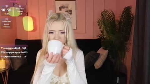 Emily online show from 12/25/24, 07:45