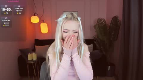 Emily online show from 01/01/25, 09:41