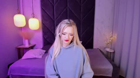 Emily online show from 09/21/25, 03:30