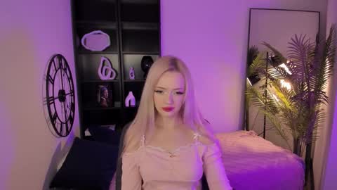 Emily online show from 09/26/25, 08:24