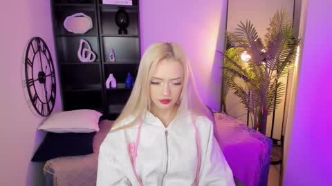 Emily online show from 11/19/25, 03:45