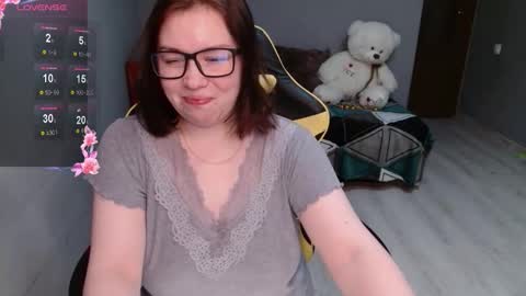 Emily 3 online show from 11/09/25, 03:54