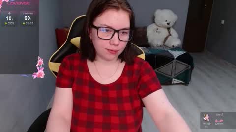 Emily 3 online show from 11/10/25, 07:24