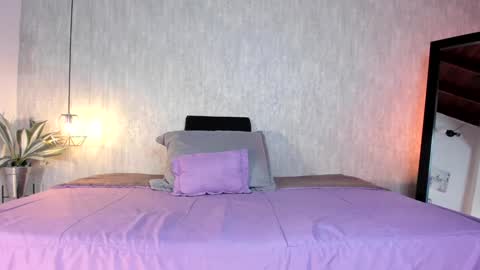 Snapshot of emily_ariaszc chatting on 12/11/24, 11:41 Emily online show from 12/11/24, 11:41