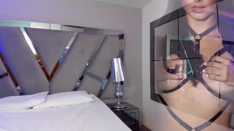 Snapshot of emily_bae chatting on 02/12/25, 05:58 emily_bae online show from 02/12/25, 05:58