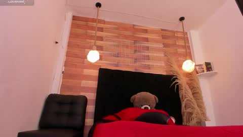 Snapshot of emily_brown04 chatting on 12/18/25, 11:16 emily_brown04 online show from 12/18/25, 11:16