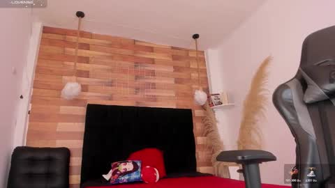 Snapshot of emily_brown04 chatting on 01/06/26, 11:14 emily_brown04 online show from 01/06/26, 11:14