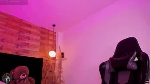 Snapshot of emily_brown04 chatting on 03/28/26, 12:38 emily_brown04 online show from 03/28/26, 12:38