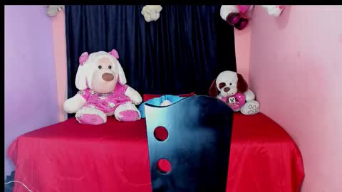 Snapshot of emily_bunny7 chatting on 11/07/25, 07:58 emily_bunny7 online show from 11/07/25, 07:58