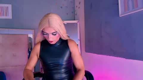 emily_castillo1_ online show from 07/02/26, 05:57