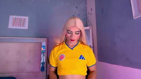 emily_castillo1_ online show from 07/04/26, 05:46