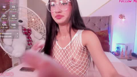 Snapshot of emily_daarell chatting on 12/13/24, 10:45 M I A online430pm- 930pm online show from 12/13/24, 10:45