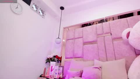 Snapshot of emily_daarell chatting on 10/02/25, 10:28 M I A online430pm- 930pm online show from 10/02/25, 10:28