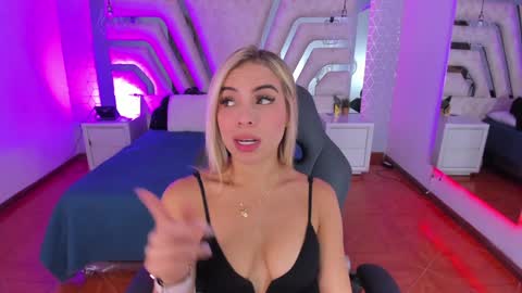 Emily online show from 01/18/25, 10:39